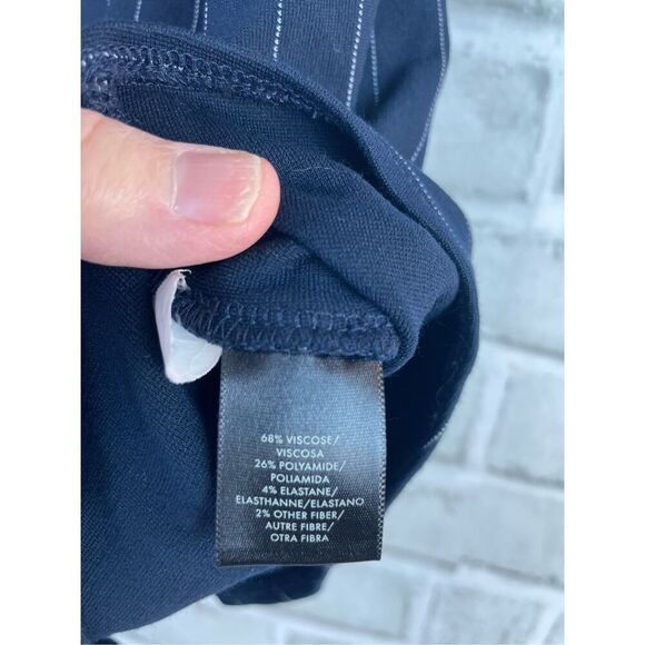 Ann Taylor 2 Piece Suit Size 12 Navy Pin Stripe - Picture 5 of 8